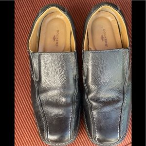 Dockers Mens Slip On Casual Dress Loafer
090-4674
Size: 9 Medium Black